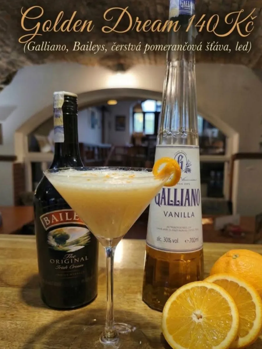 Plakát koktejlu Golden Dream — Galliano, Baileys, pomerančový džus